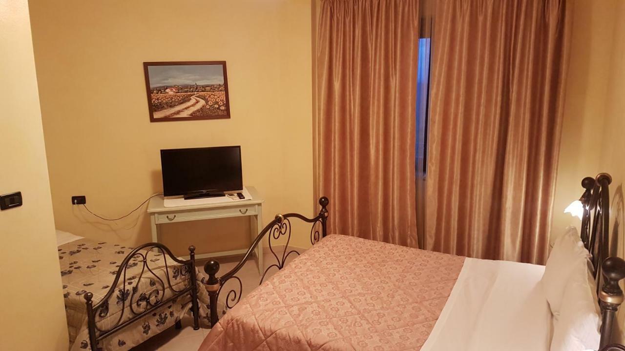 Le Tre Rose Hotell Bono  Eksteriør bilde